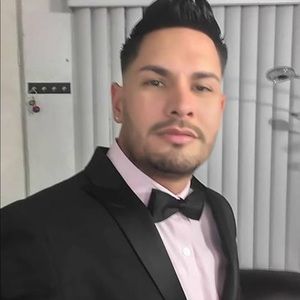 Meet your Posher, Roberto yohan